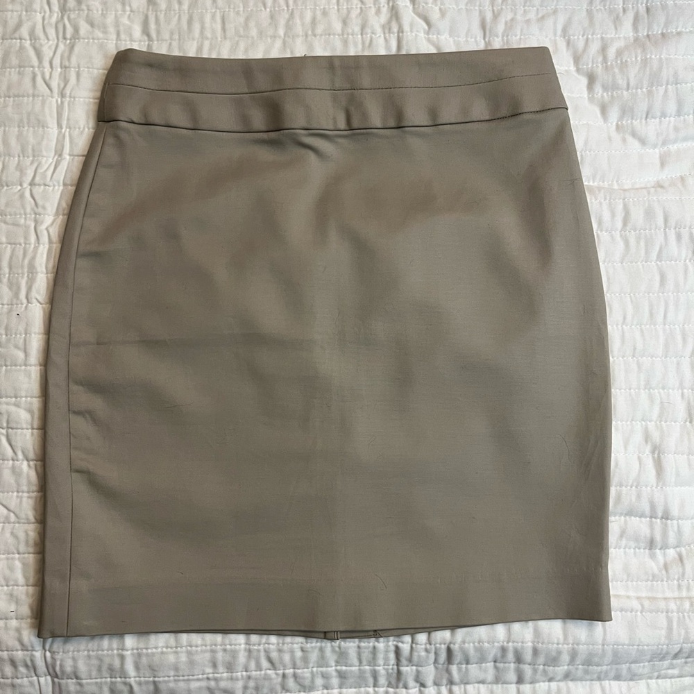 Banana Republic khaki pencil skirtt